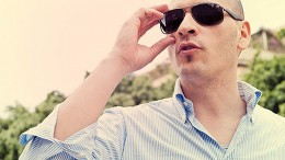 1406746581-10-ways-you-can-blow-first-impression-man-sunglasses
